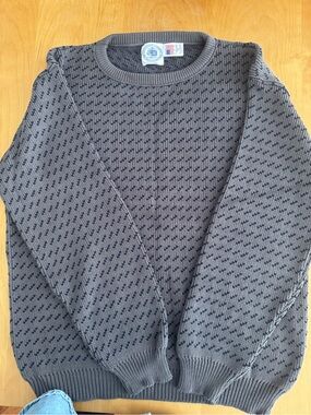 Classic Made-in-USA J. Press Men's Gray Patterned Knit Sweater